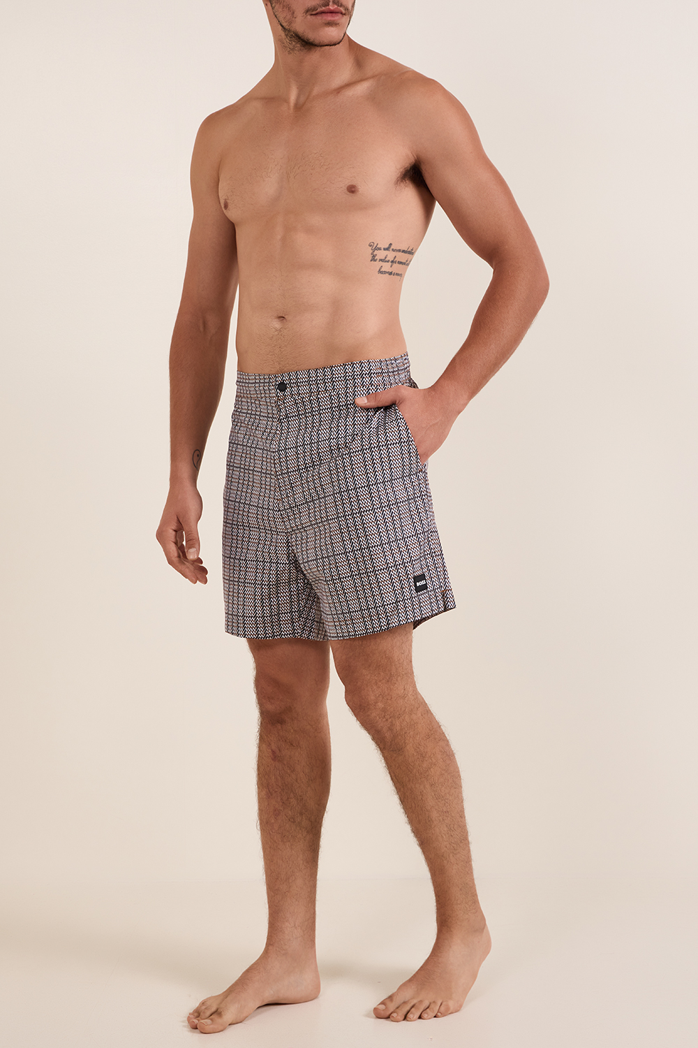 תמונת כל הלוק של מכנסי בגד ים